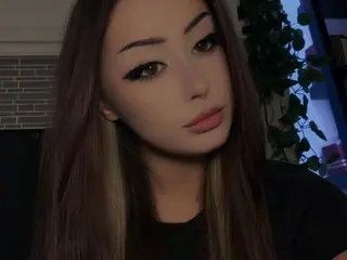 LiaV — live cam