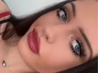 LilMissMillie cam model