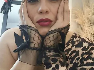 LizaRussell cam model