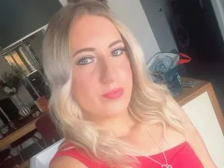 LolaRoseeXX cam model