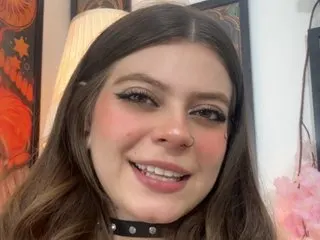 Lola_Quin cam model