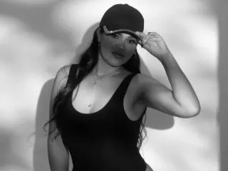 Luciana_Vegah — Streamate cam model