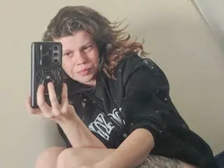 LunaAfterDarkxox cam model