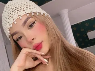 LyennRae cam model