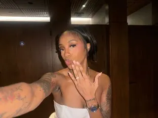MadamAmour — Streamate cam model
