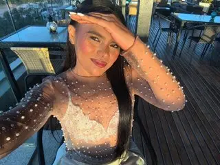 MaddyNova21 cam model