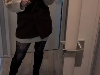 MaeveLove — live cam