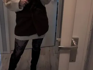 MaeveLove cam model