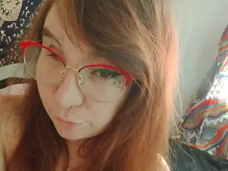 MaeveeBabee cam model