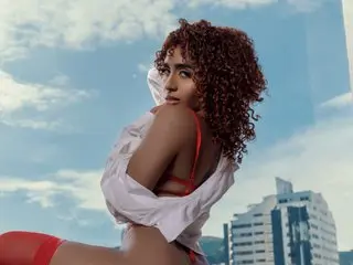 MaiaCox cam model