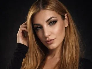 MaliaHaleM — live cam
