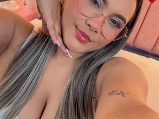Mia_Laurent