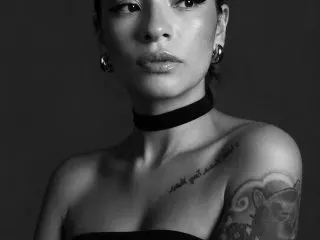 Mia_ev cam model