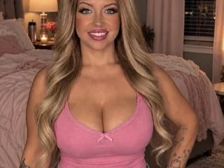 MikaelaSeraphina — live cam