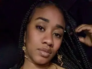 MillyMystique cam model