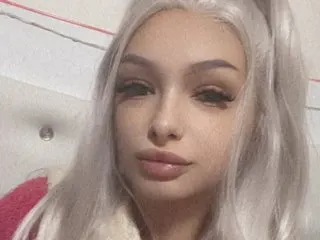 MiniFox — Streamate cam model