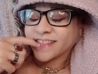 MissEllaneous cam model
