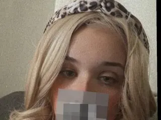 MissLolaDoll cam model