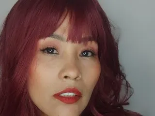 Momy cam model