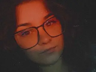 MonaSins cam model