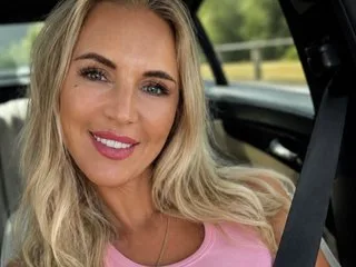 Monica_Steals