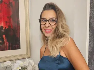 MsSuky cam model