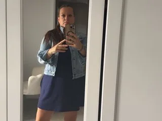 Ms_Esmiee