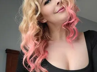 NadiaLayne cam model