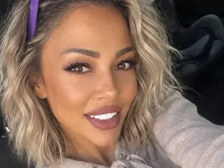 NaomiColle cam model