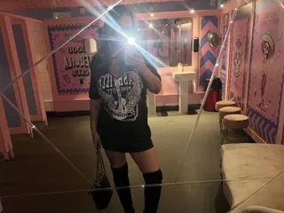 NaturalWoman cam model