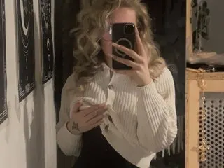 NaughtyNilahX — Streamate cam model
