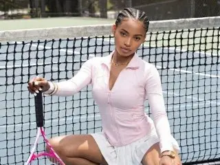NayaBenely cam model