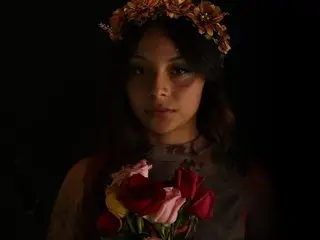 NickiReed cam model
