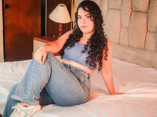 NicolleOverton cam model