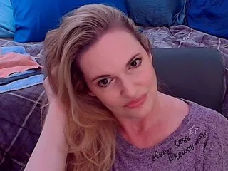 Nina — live cam