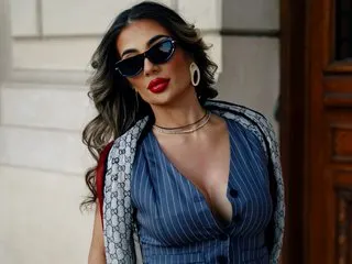 OliviaHawnX cam model