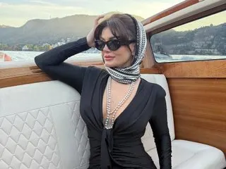 Only_Nicolle cam model