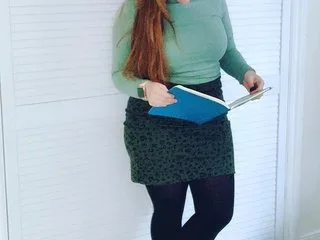 PetiteMilfRuby — live cam