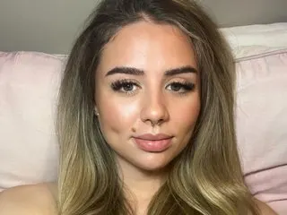 PrincessMiaMaeUK cam model