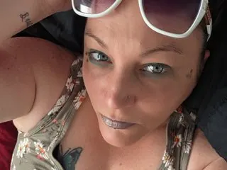QueenEmerald87 cam model