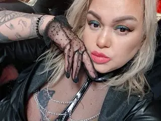 QuinnT cam model