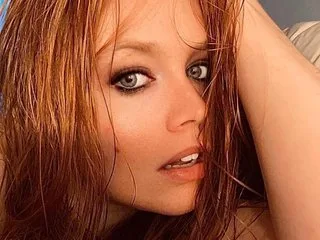 RedheadHannah — live cam