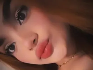 Sasha_Winters cam model
