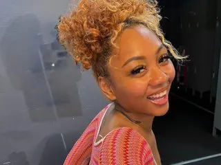 SexyKiani cam model