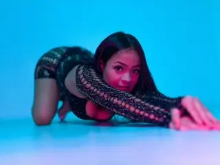 SiiaFox cam model