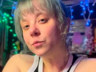 SleazeLouize cam model