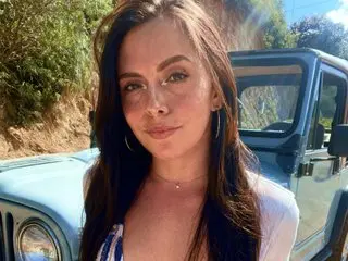 SofiaLotusXXX cam model
