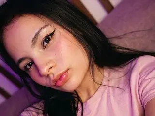 Sophiee_Staar cam model
