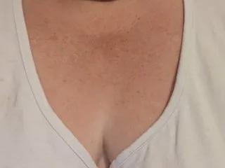 StrongCurvylady — live cam