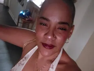 Suki_Stone cam model